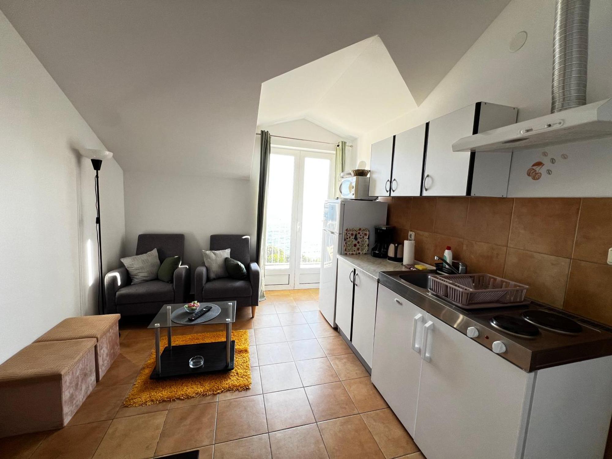 Apartment Lira *