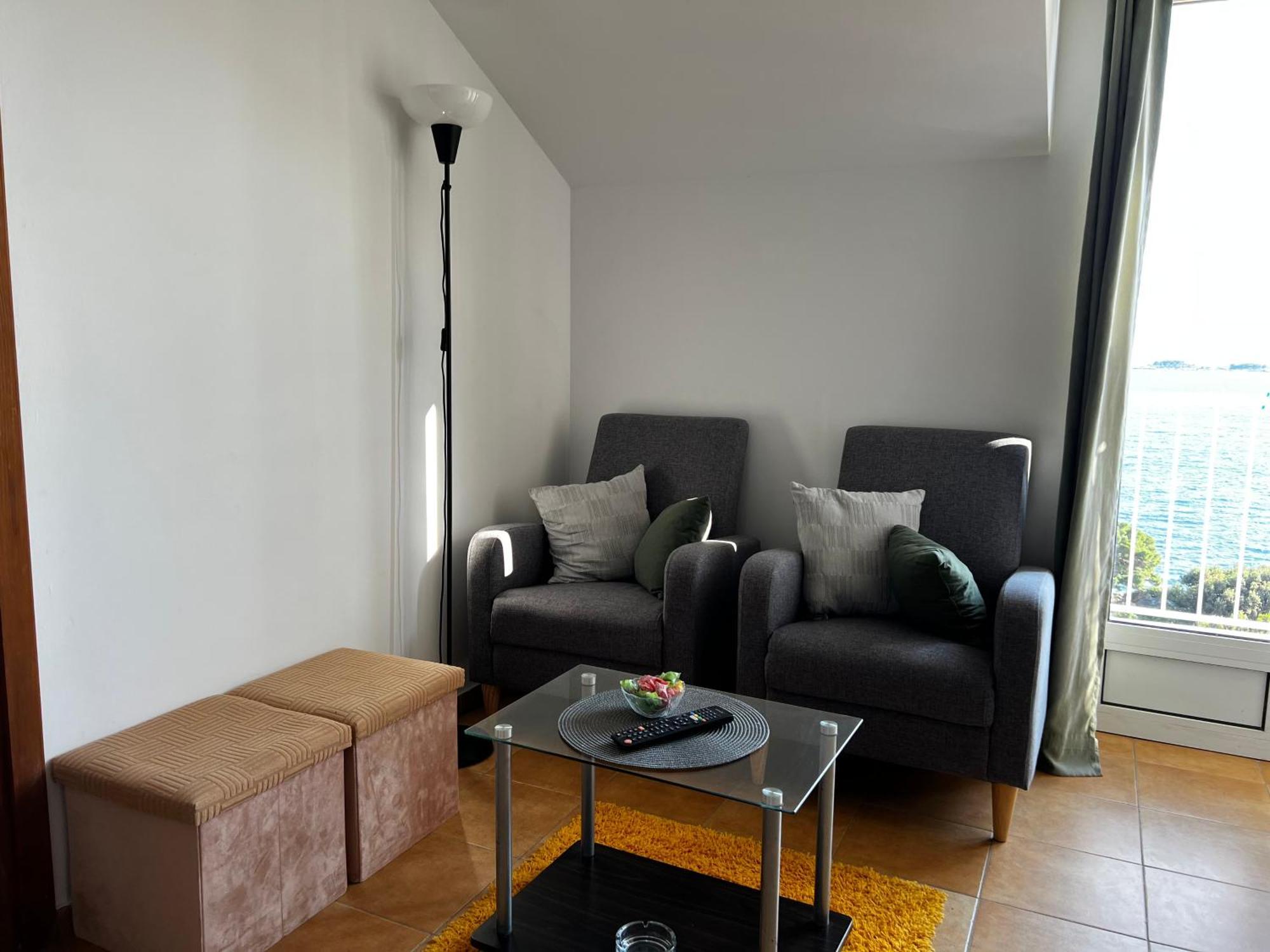 Apartment Lira *