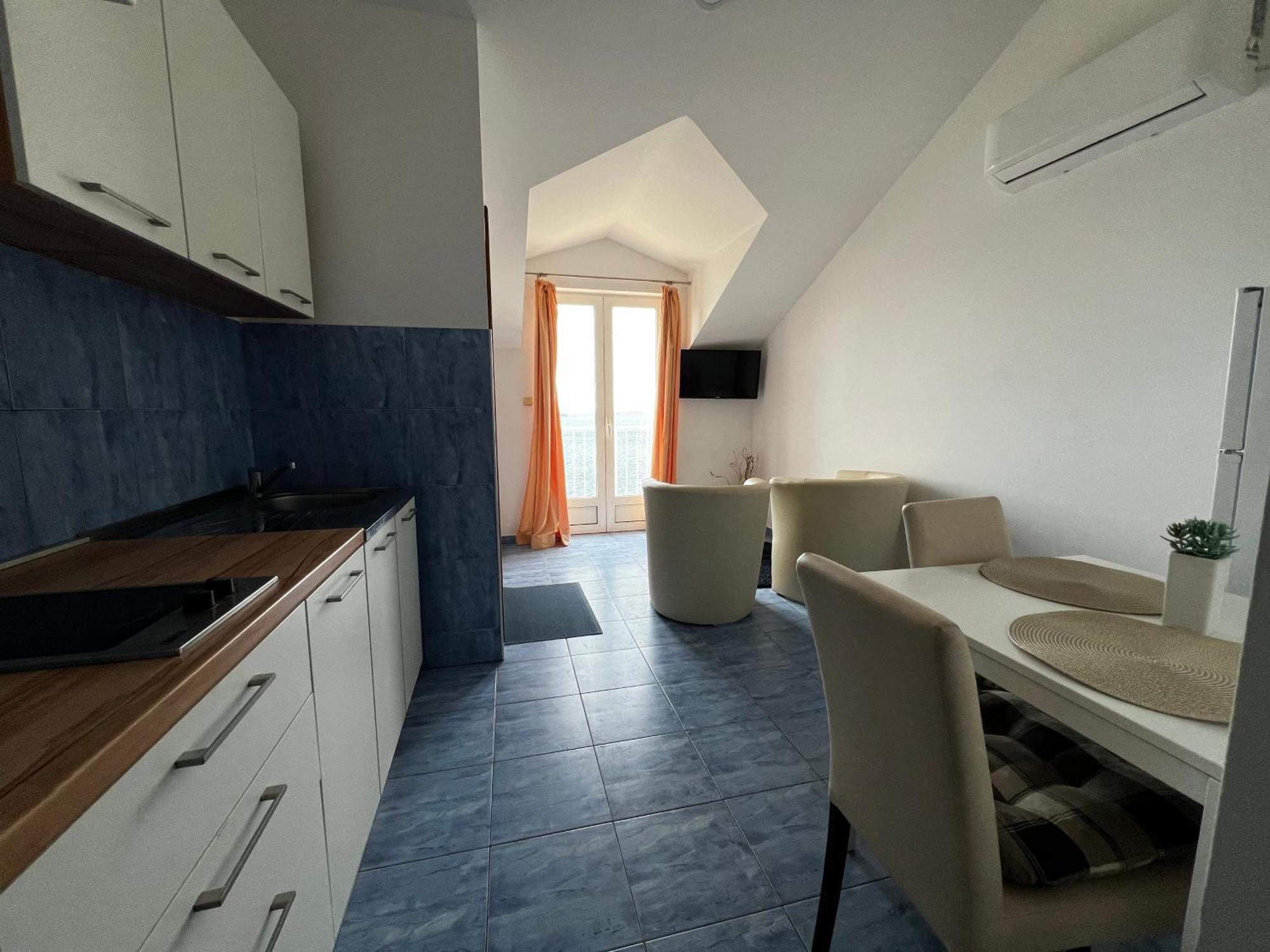 Lira Apartment