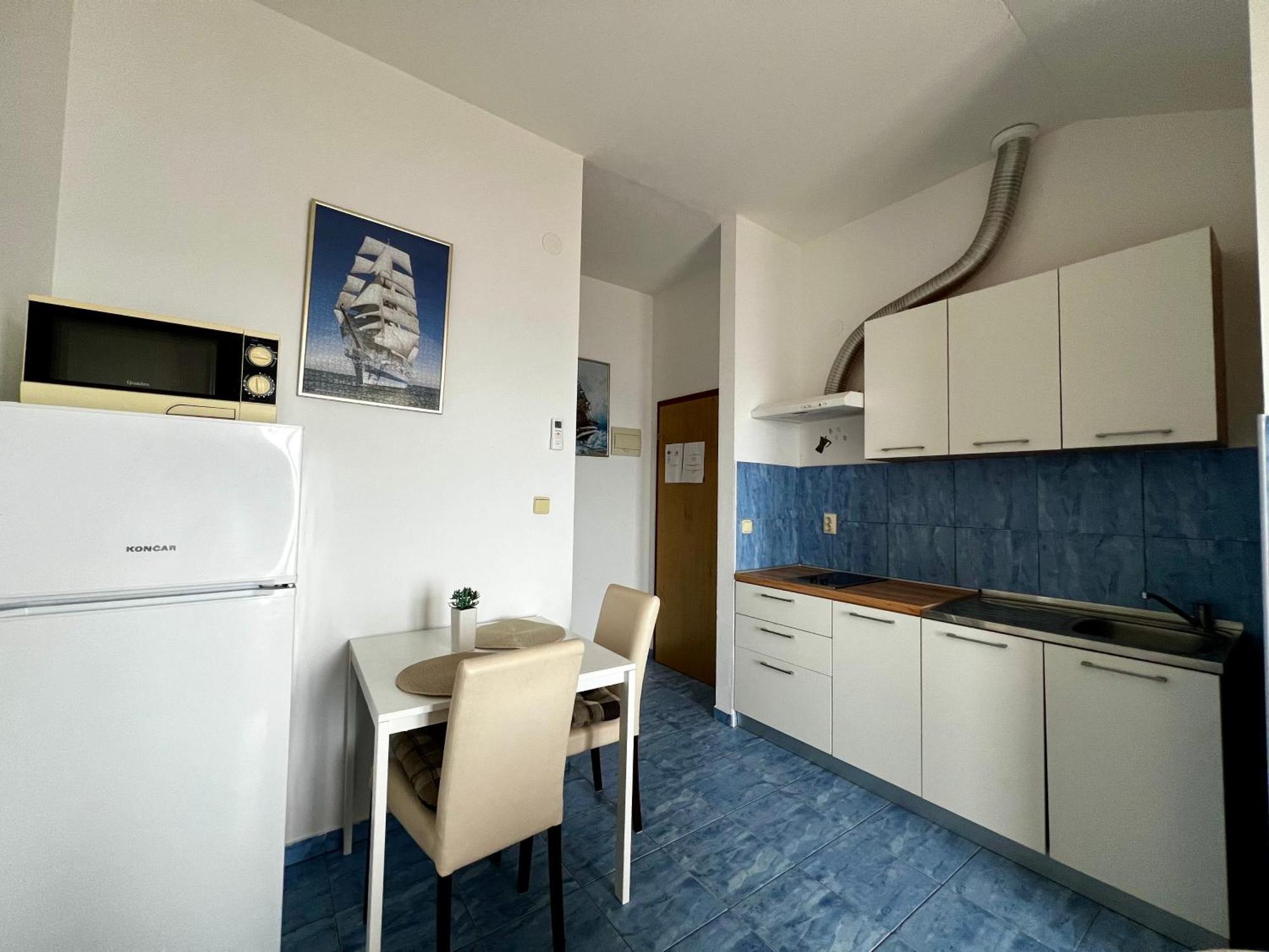 Apartment Lira
