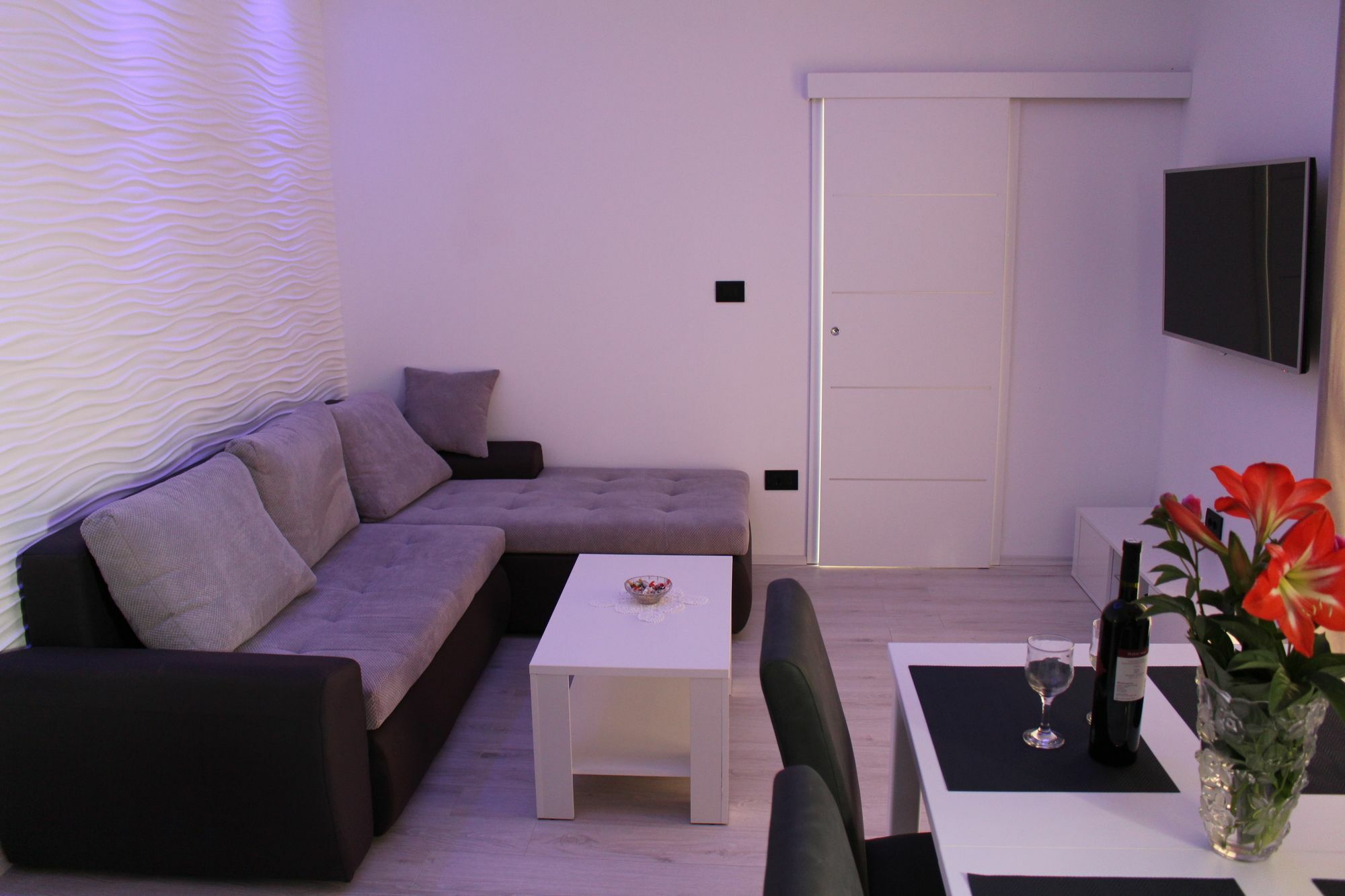 Lira Apartment *
