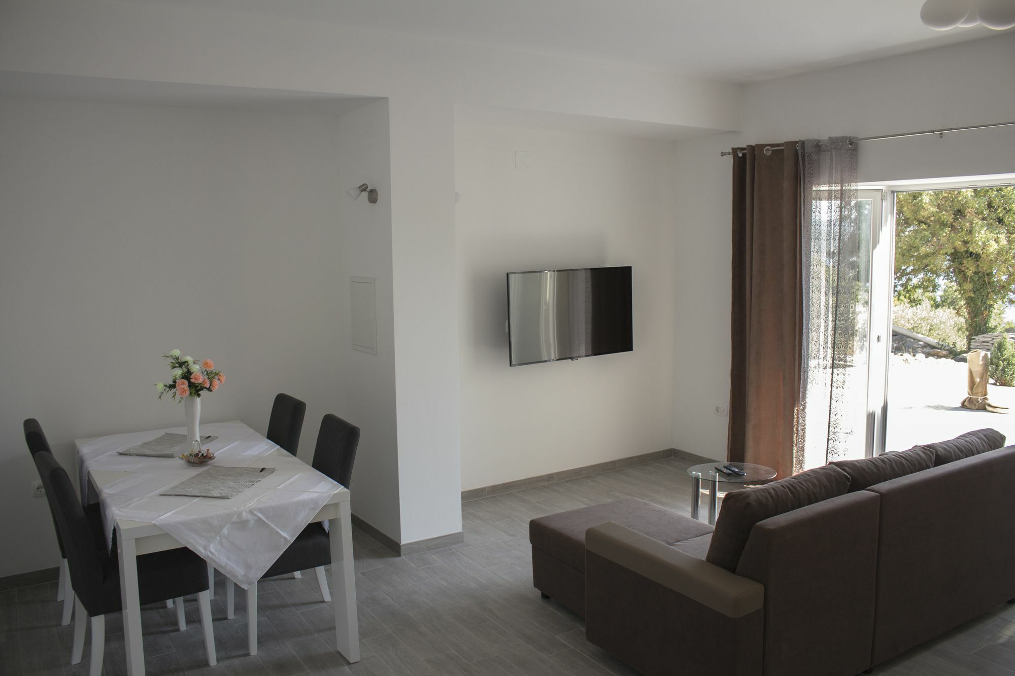Apartment Lira